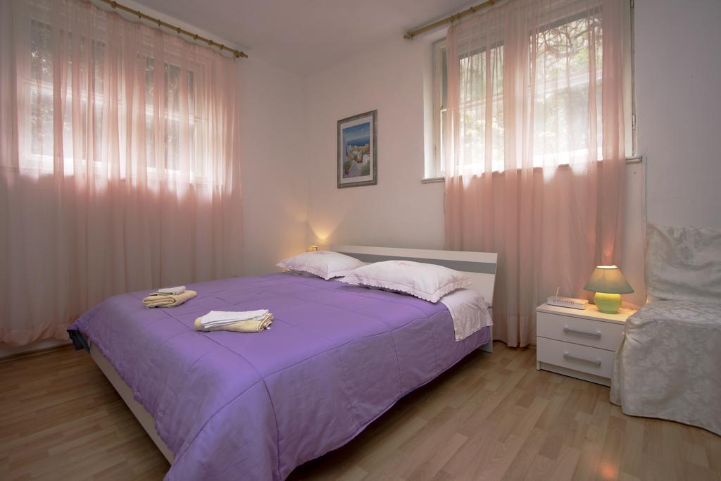 Guest House With Garden - Zuvan Split Luaran gambar