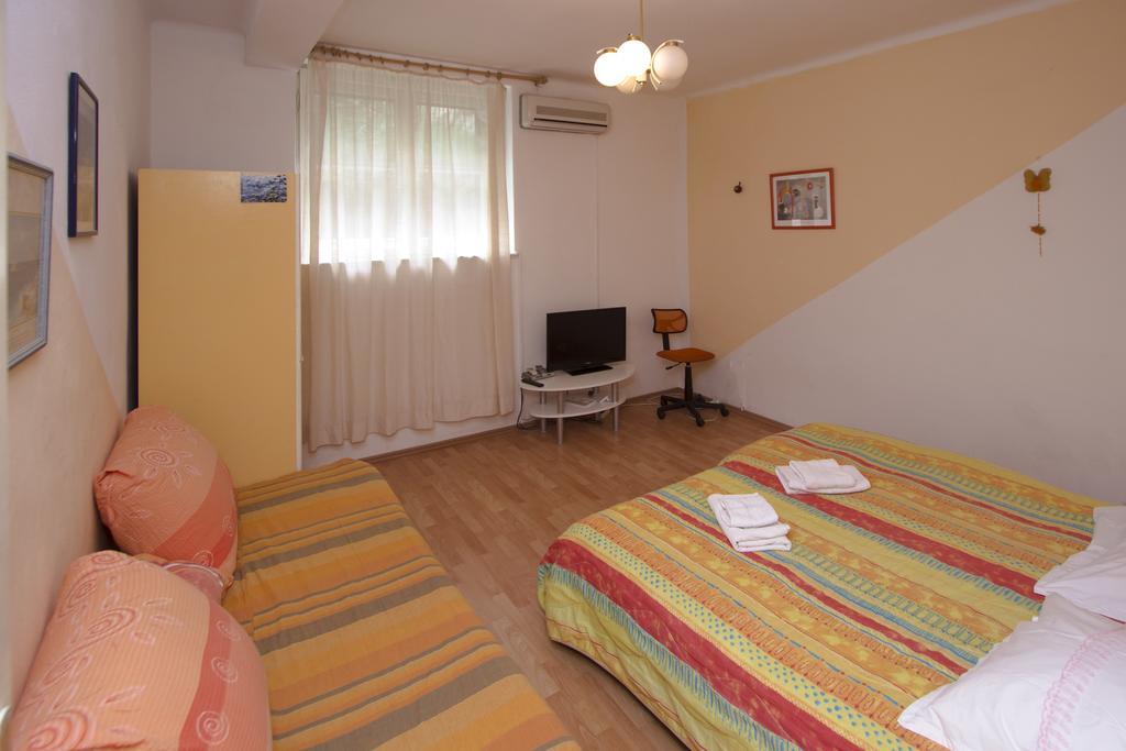 Guest House With Garden - Zuvan Split Luaran gambar
