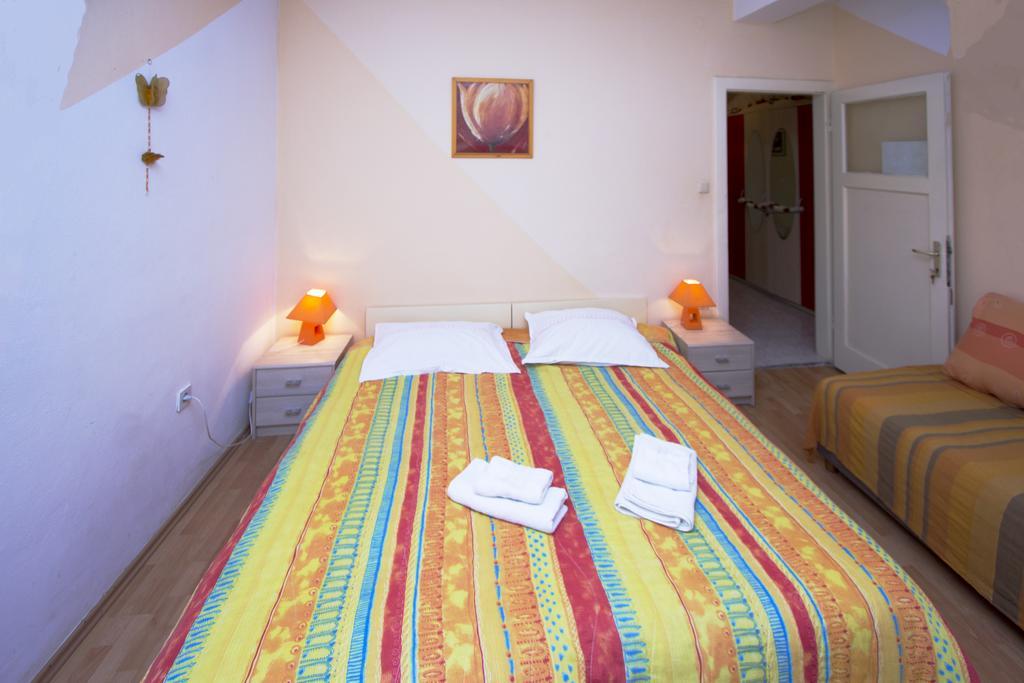 Guest House With Garden - Zuvan Split Luaran gambar