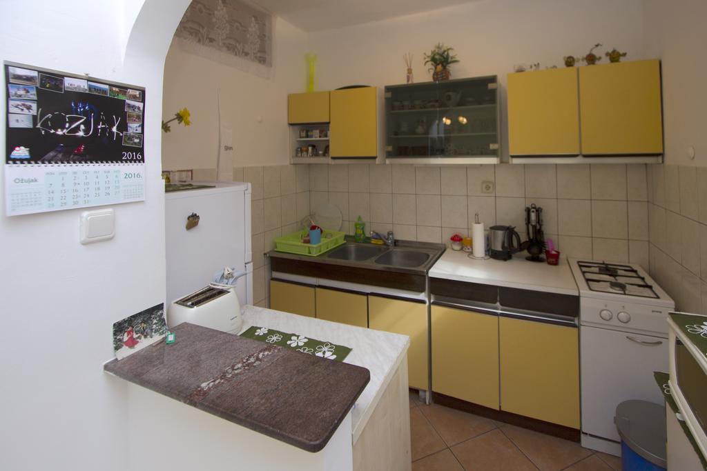 Guest House With Garden - Zuvan Split Luaran gambar