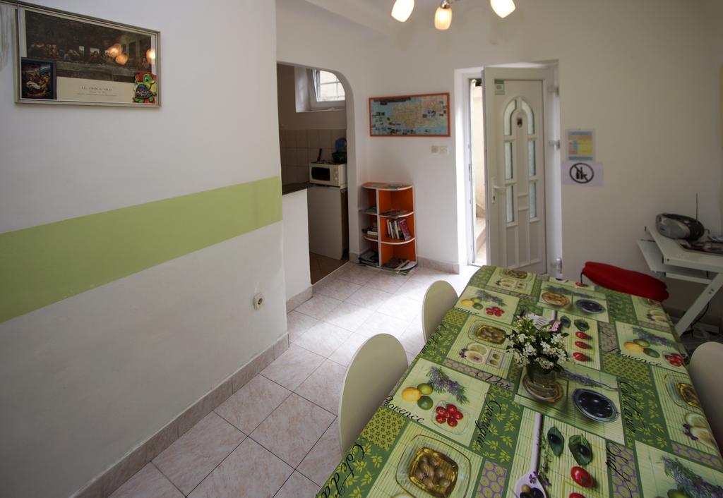 Guest House With Garden - Zuvan Split Luaran gambar