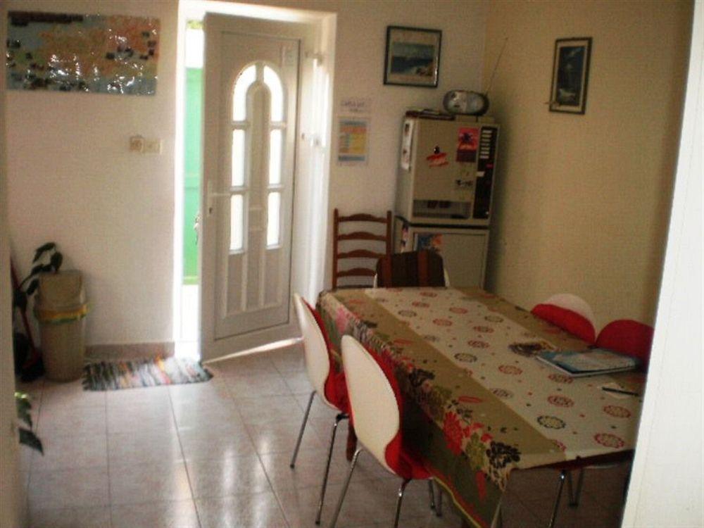 Guest House With Garden - Zuvan Split Luaran gambar
