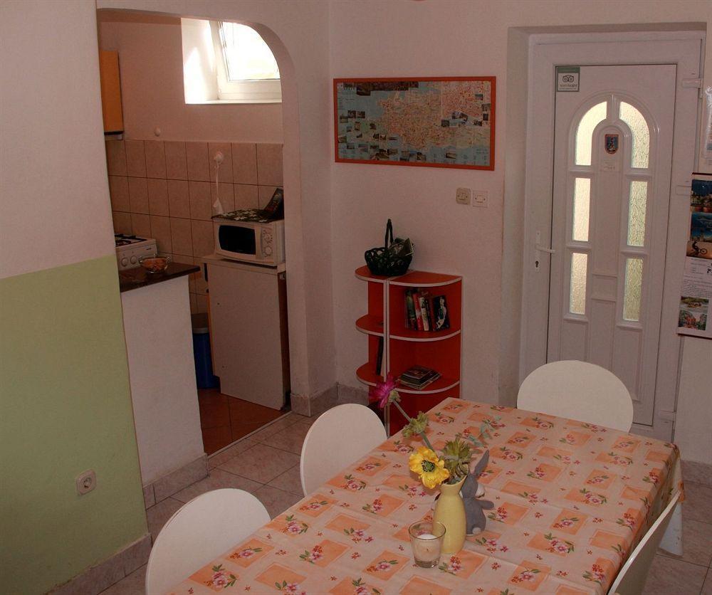 Guest House With Garden - Zuvan Split Luaran gambar