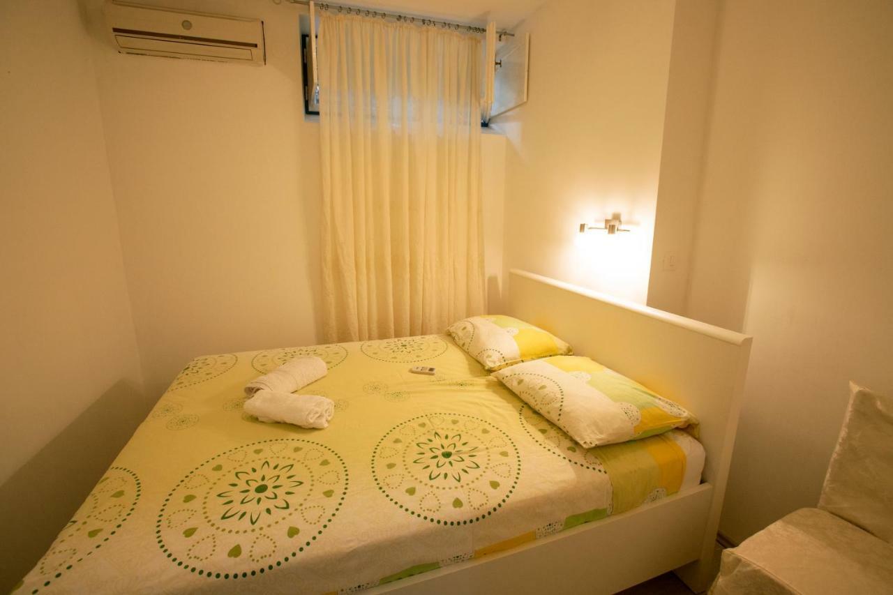 Guest House With Garden - Zuvan Split Luaran gambar