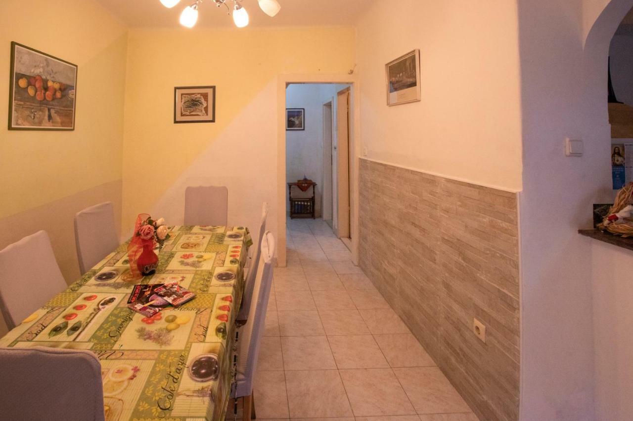 Guest House With Garden - Zuvan Split Luaran gambar